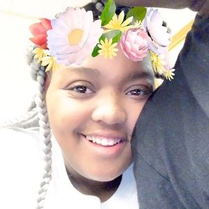 Meet your Posher, Kiona